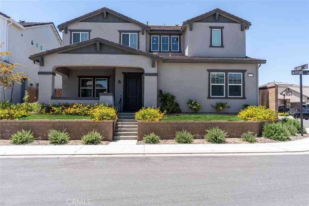 Homes For Sale - 253 Peters Lane S<br/> Madera, CA 93636