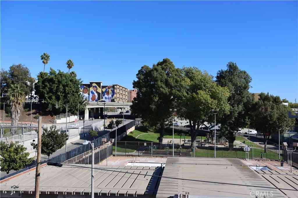 Homes For Sale - 1526 E 1st Street<br/> Los Angeles, CA 90033