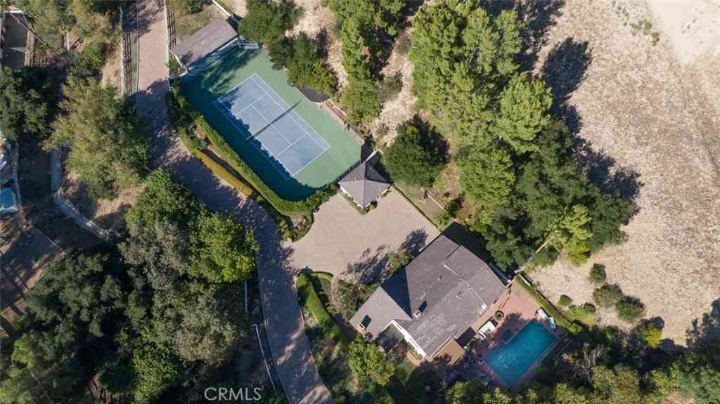 Homes For Sale - 5250 Scott Robertson Road<br/> Hidden Hills, CA 91302