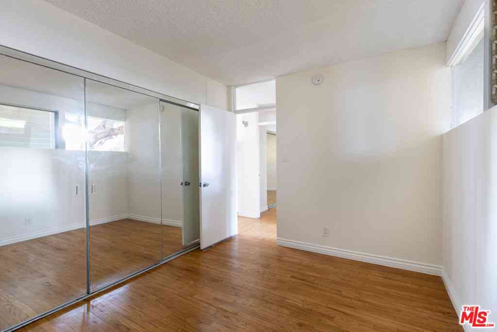 Condo For Rent - 11131 Rose Avenue #17<br/> Los Angeles, CA 90034