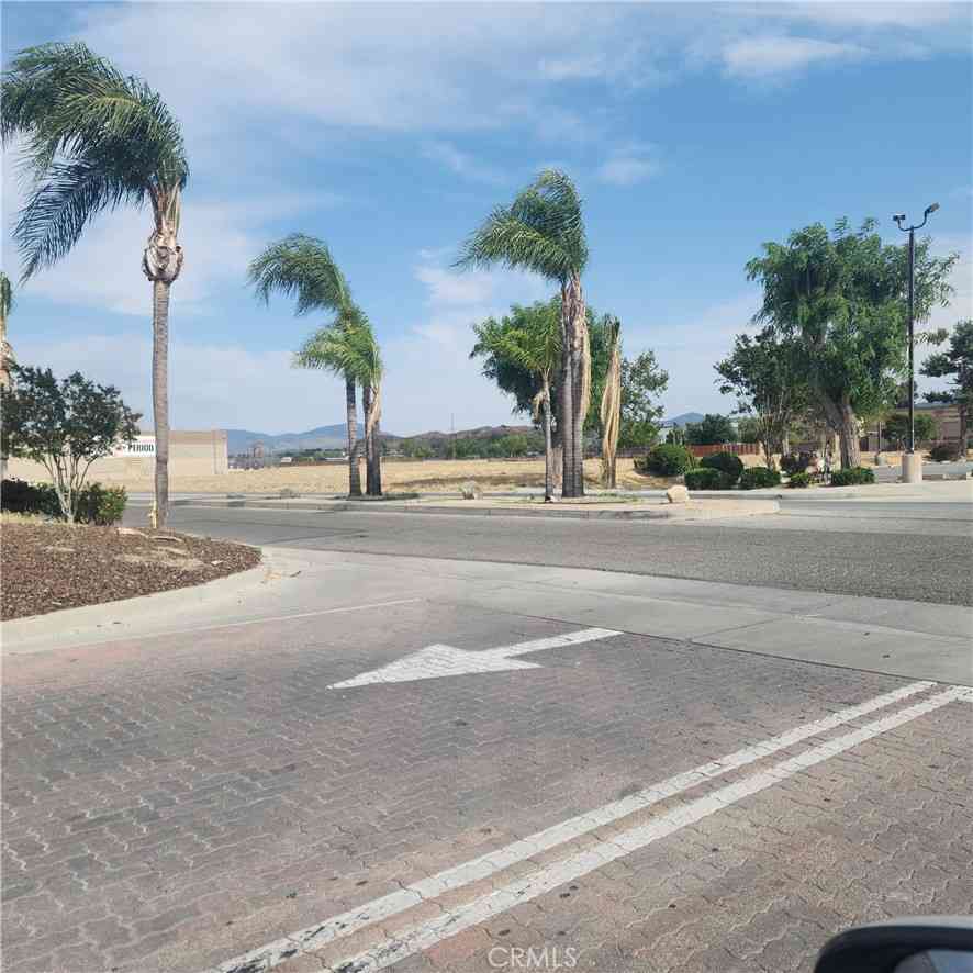 Vacant Land For Sale - E Commonweaith Avenue<br/> San Jacinto, CA 92583