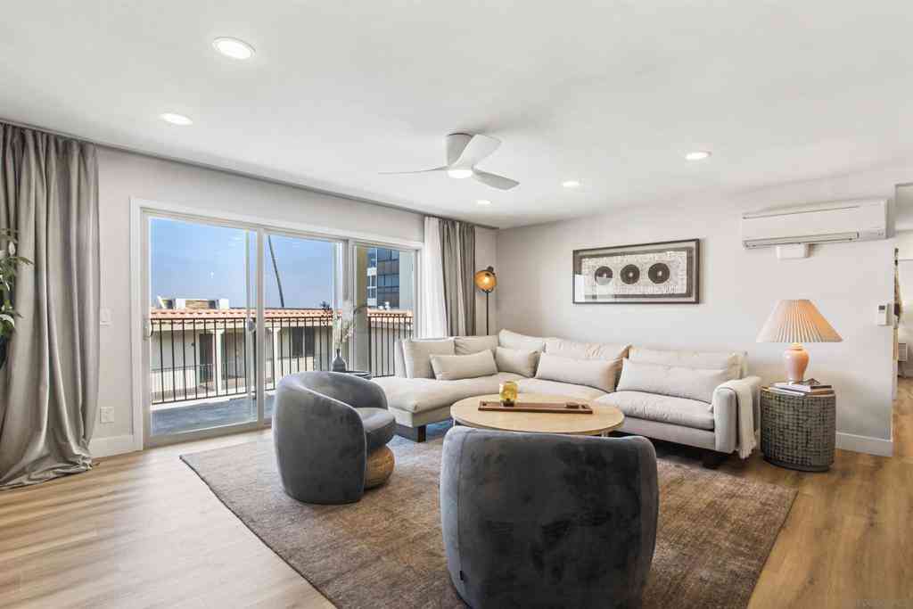 Homes For Rent - 909 Coast #12<br/> La Jolla, CA 92037
