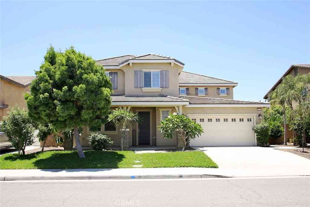 Homes For Sale - 5621 Avocet Drive<br/> Jurupa Valley, CA 91752