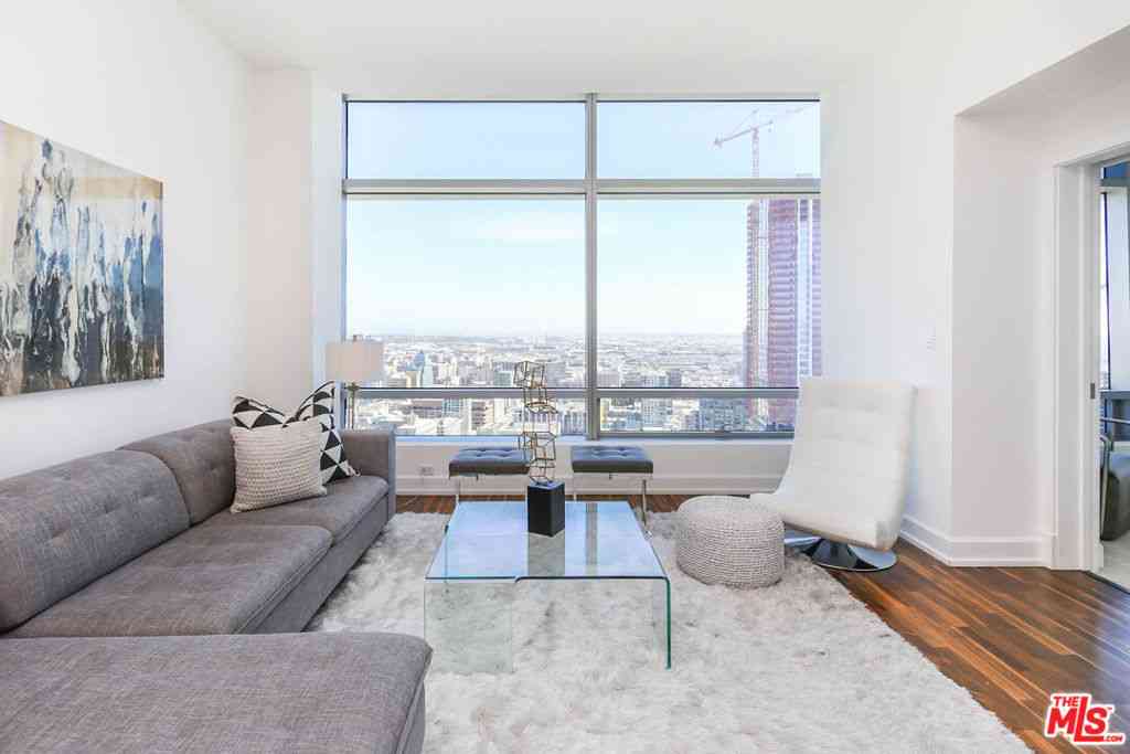 Condo For Rent - 900 W Olympic Boulevard #31E<br/> Los Angeles, CA 90015