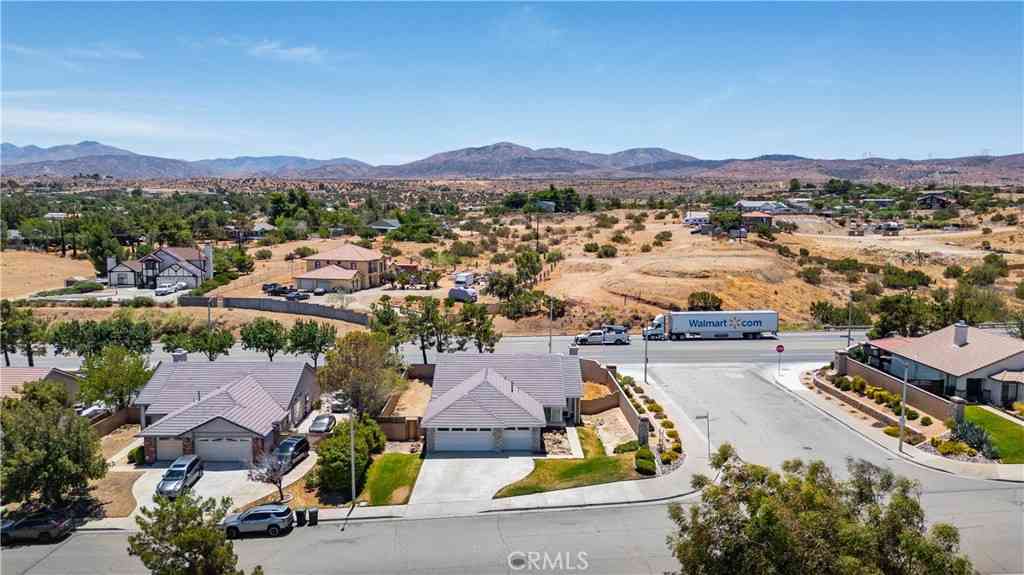 Homes For Sale - 3310 Purple Sage Lane<br/> Palmdale, CA 93550