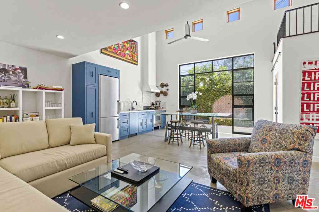 Homes For Rent - 835 N Harper Ave<br/> Los Angeles, CA 90046