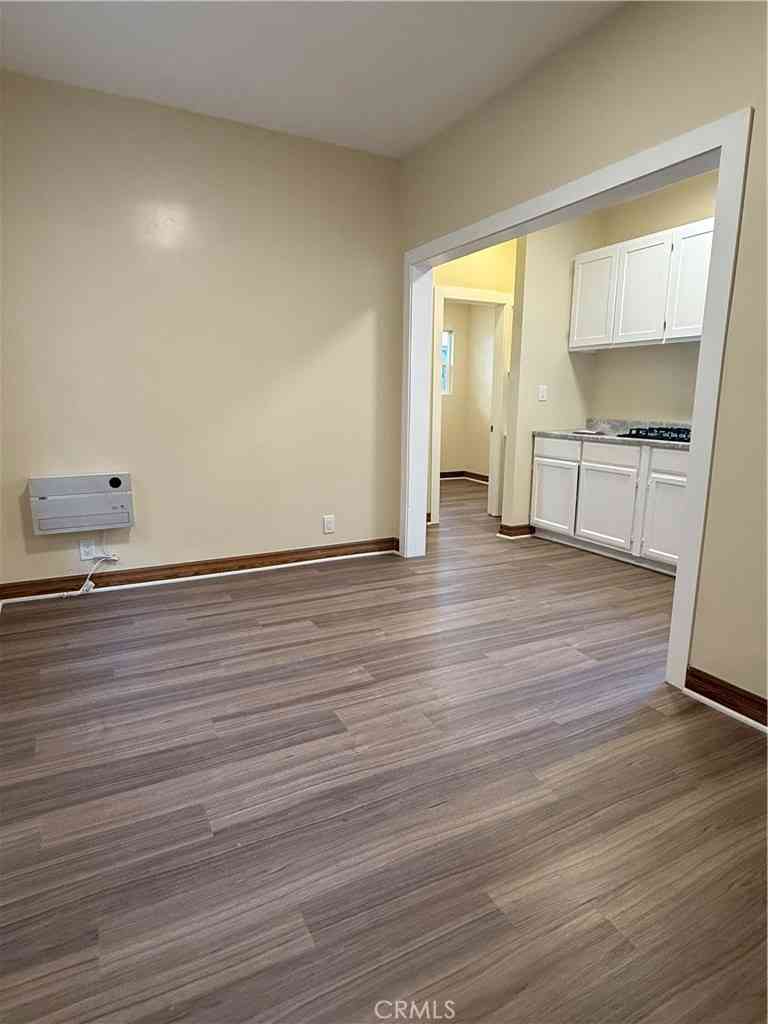 Condo For Rent - 1944 New England Street<br/> Los Angeles, CA 90007