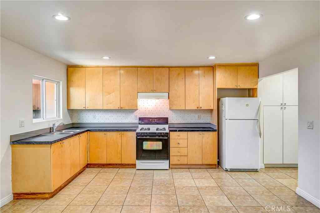 Condo For Rent - 6735 Elmer Avenue #12<br/> North Hollywood, CA 91606