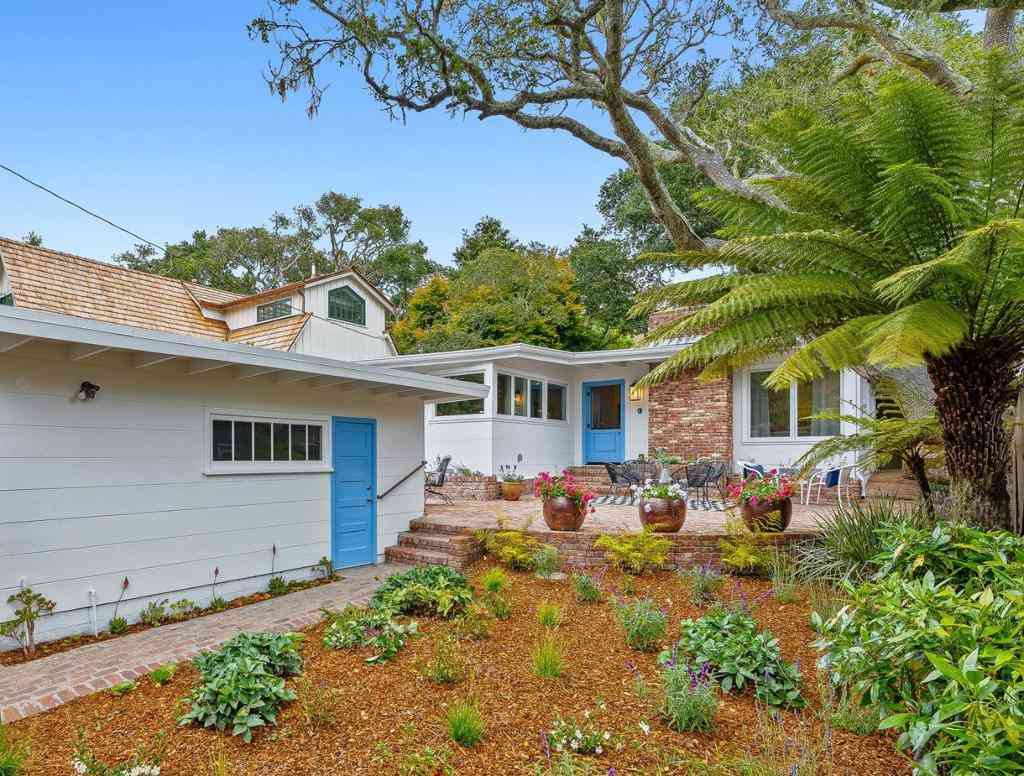 Homes For Sale - Santa Fe 4 Se Of Ocean Avenue<br/> Monterey County, Carmel, CA 93923