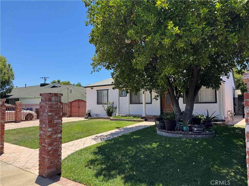 Homes For Rent - 8739 Tyrone Ave<br/> Panorama City, CA 91402