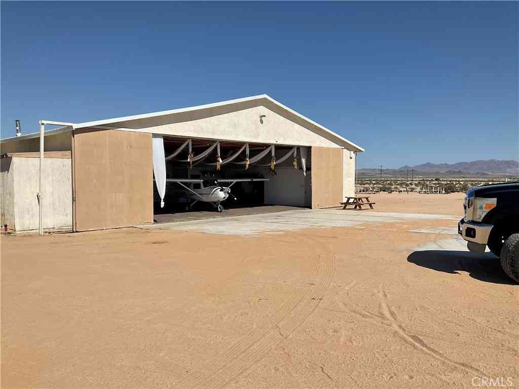Homes For Sale - 76421 Amboy Road<br/> 29 Palms, CA 92277