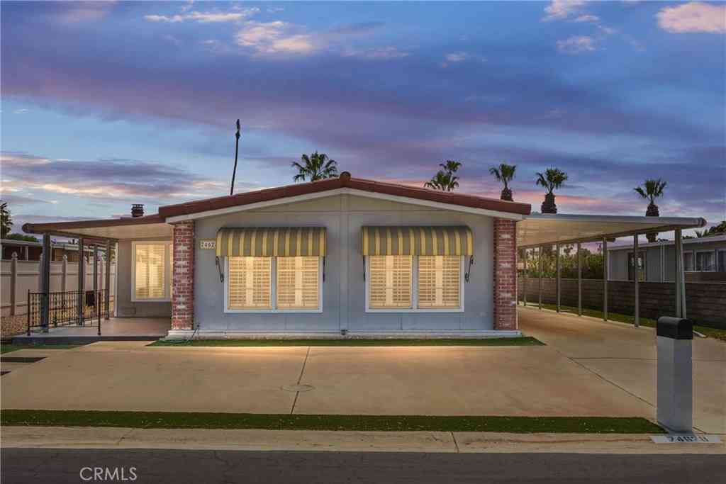 Mobile Home For Sale - 74628 Azurite Circle E<br/> Palm Desert, CA 92260