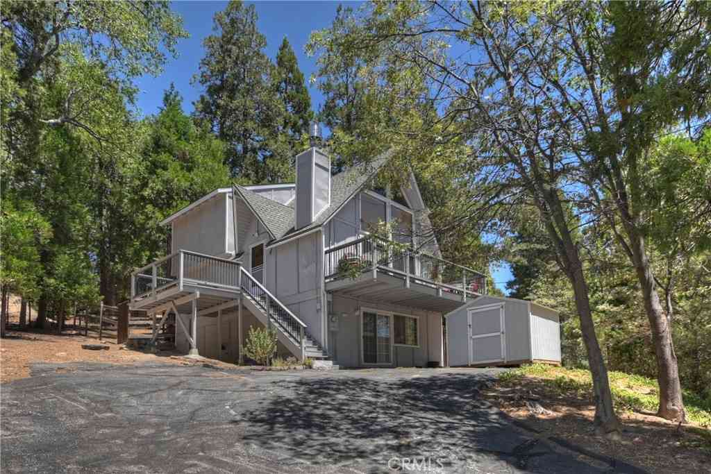 Homes For Sale - 27230 Peninsula Drive<br/> Lake Arrowhead, CA 92352