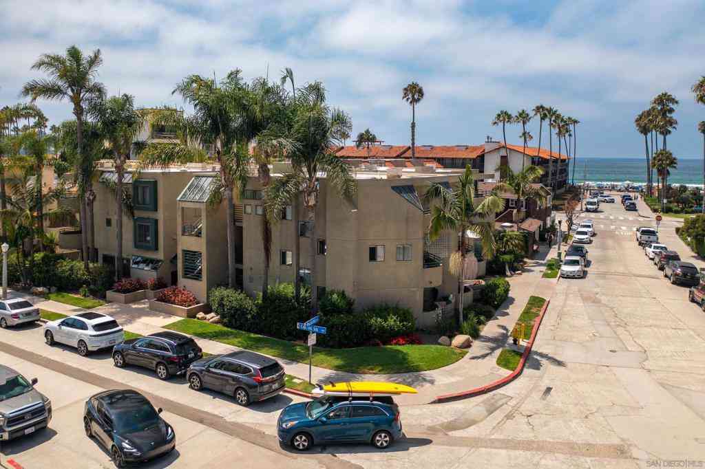 Homes For Rent - 8132 Camino Del Sol #D<br/> La Jolla, CA 92037