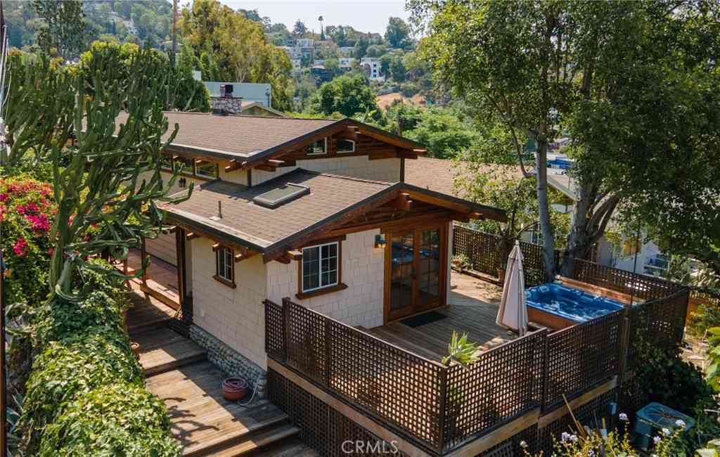 Homes For Sale - 3950 De Longpre Avenue<br/> Los Angeles, CA 90027