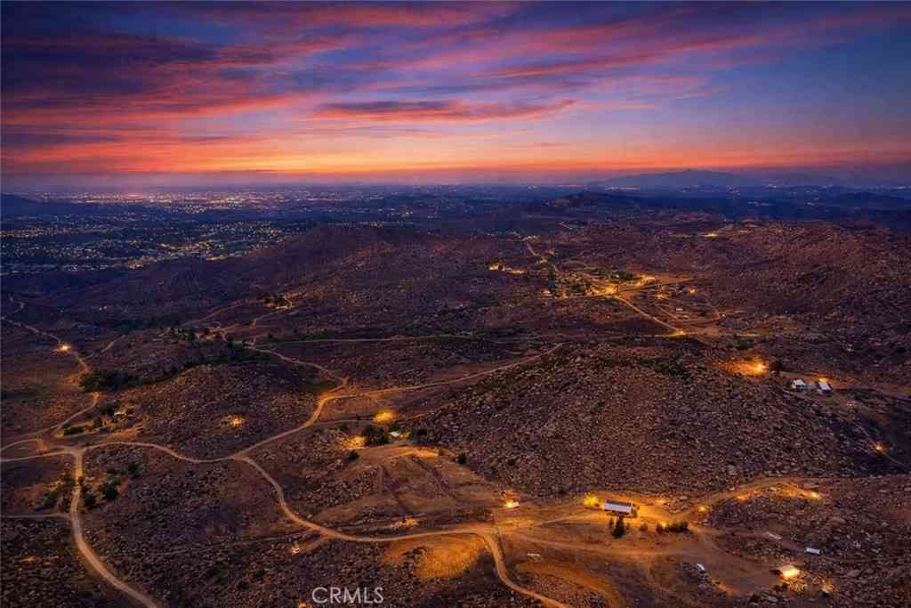 Vacant Land For Sale - 24900 El Toro Road<br/> Lake Elsinore, CA 92532