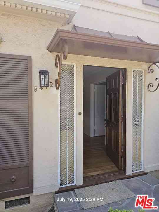 Homes For Rent - 5472 Edgewood Place<br/> Los Angeles, CA 90019