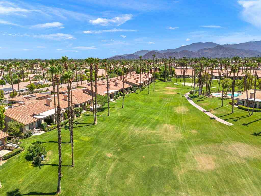Condo For Sale - 38915 Wisteria Drive<br/> Palm Desert, CA 92211