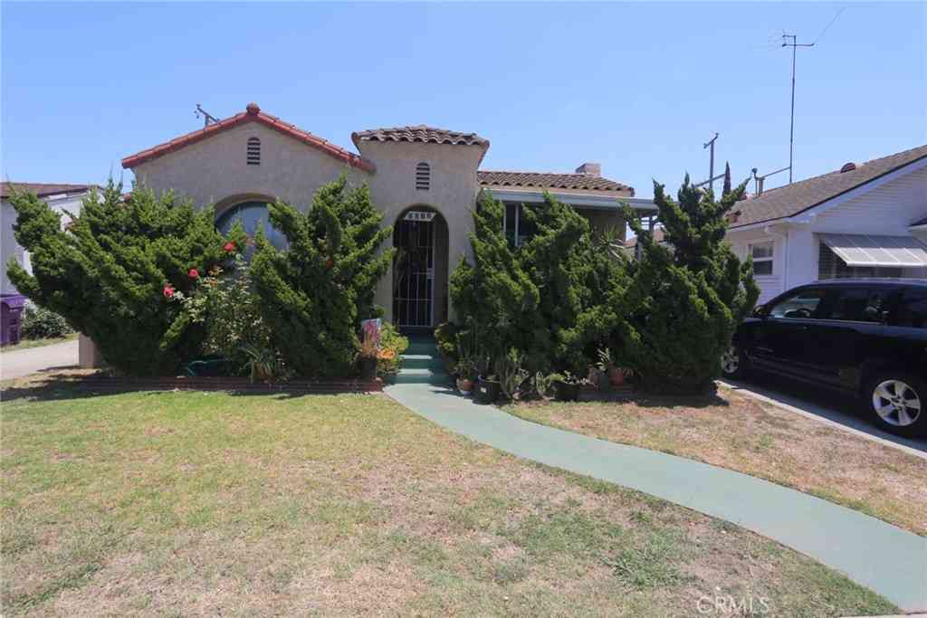 Homes For Sale - 6072 Myrtle Avenue<br/> Long Beach, CA 90805