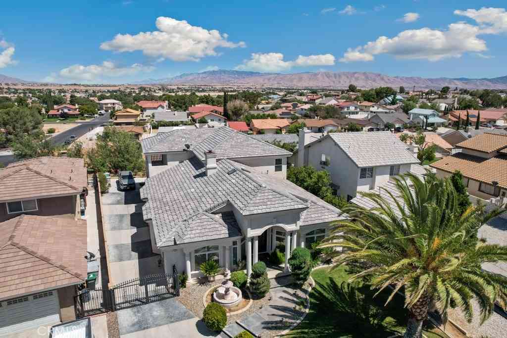 Homes For Sale - 12865 Amberwood Lane<br/> Victorville, CA 92395