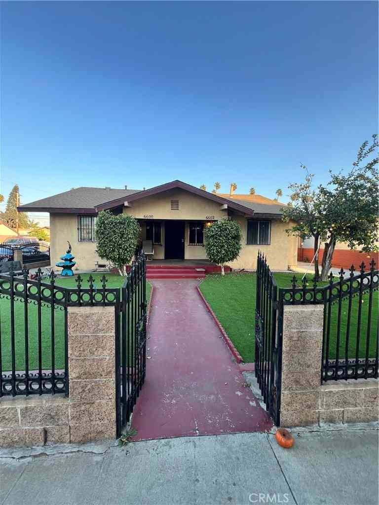 Multifamily For Sale - 1030 W 88th Street #1/4<br/> Los Angeles, CA 90044