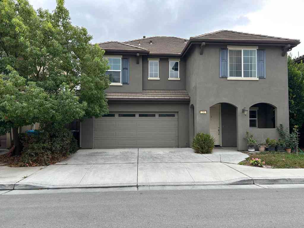 Homes For Sale - 291 Slate Avenue<br/> Hollister, CA 95023