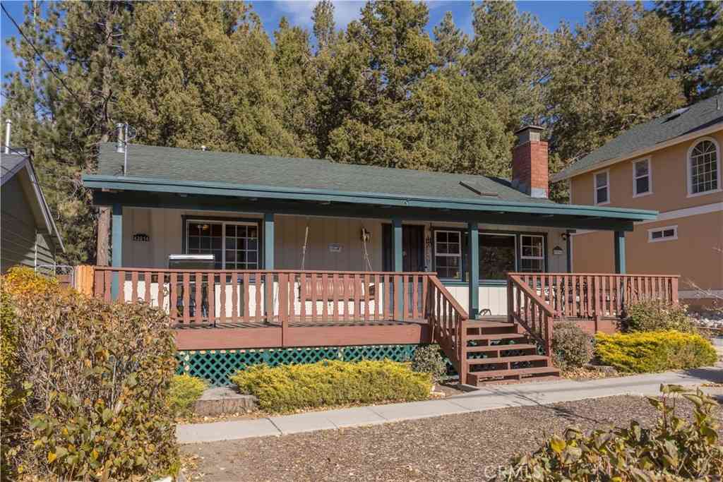 Homes For Sale - 43014 Moonridge Road<br/> Big Bear, CA 92315