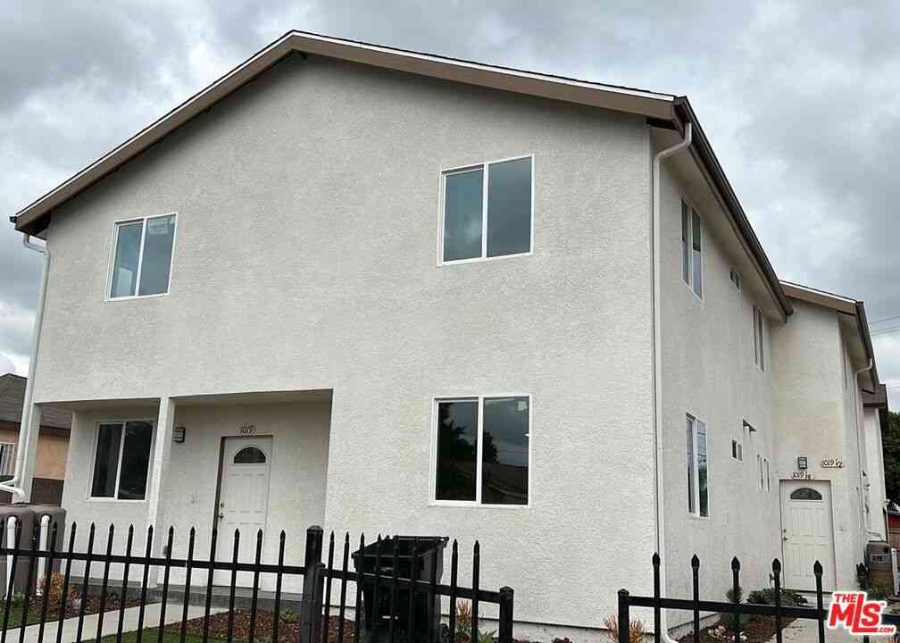 Condo For Rent - 409 E 99th Street<br/> Los Angeles, CA 90003