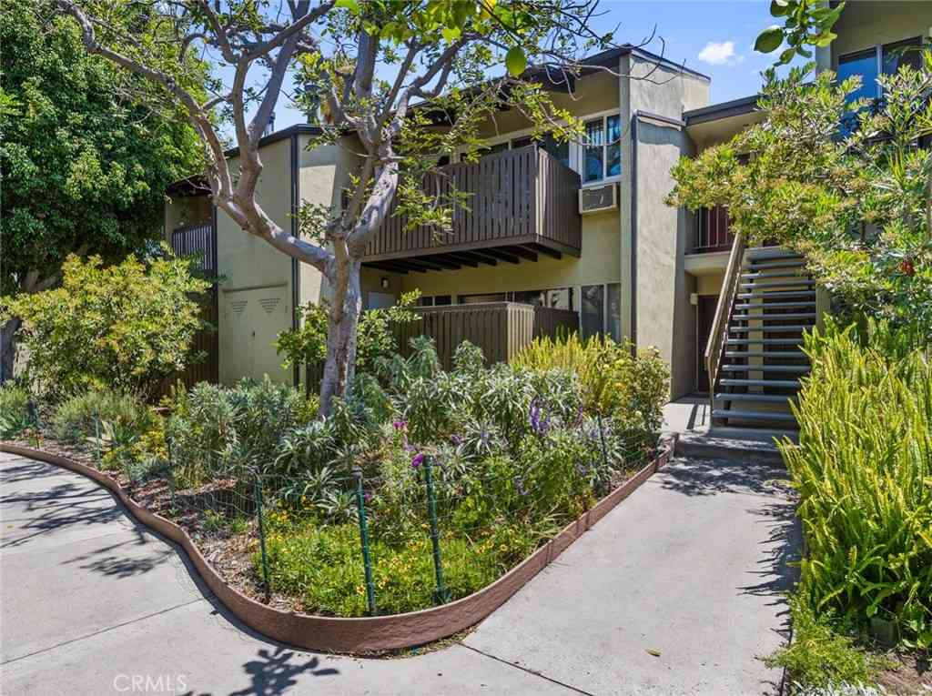 Condo For Sale - 4919 Indian Wood Road #396<br/> Culver City, CA 90230