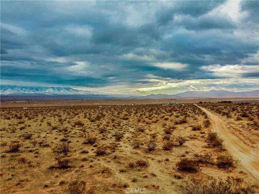 Vacant Land For Sale - Comet Road<br/> Lucerne Valley, CA 92356