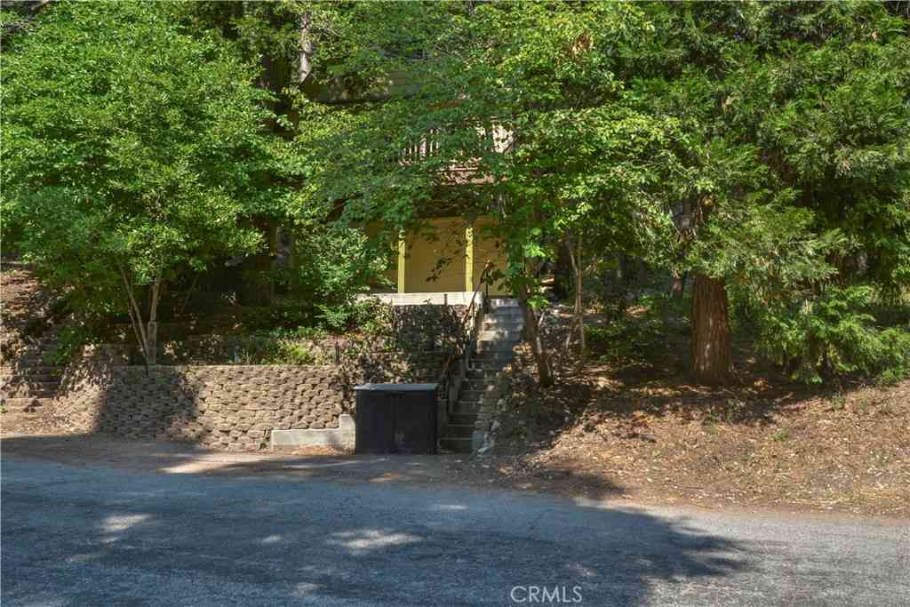 Homes For Sale - 761 Arrowhead Villa Road<br/> Lake Arrowhead, CA 92352