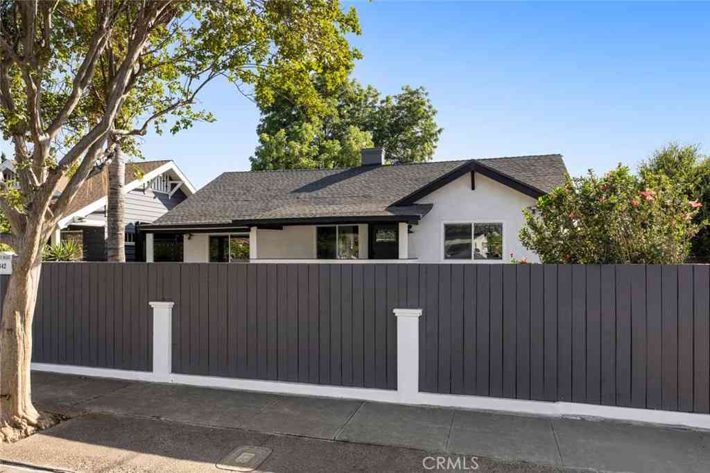 Homes For Rent - 2842 W Avenue 33<br/> Los Angeles, CA 90065