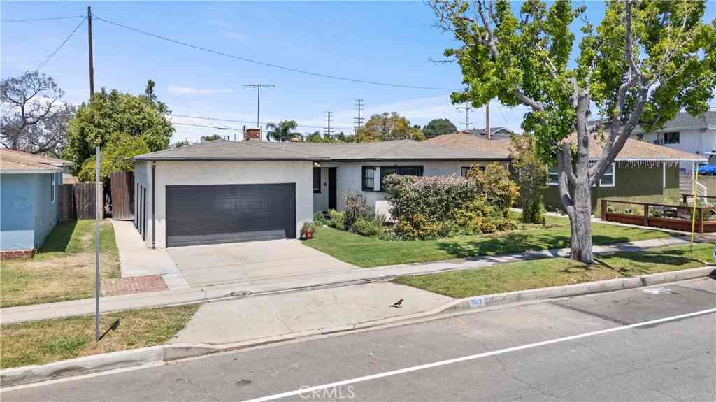 Homes For Rent - 923 W Maple Avenue<br/> Orange, CA 92868