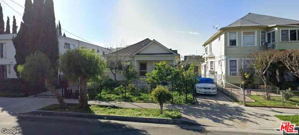 Homes For Sale - 1125 S Kenmore Avenue<br/> Los Angeles, CA 90006