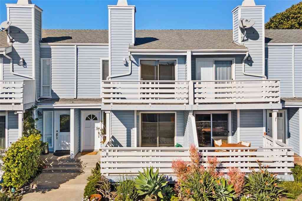 Townhouse For Sale - 33611 Dana Vista Drive #31<br/> Dana Point, CA 92629