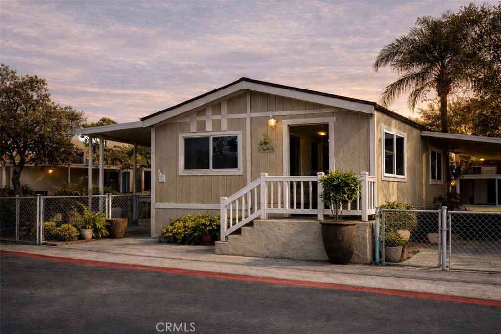 Mobile Home For Sale - 1826 W 19th Street #11<br/> San Bernardino, CA 92411