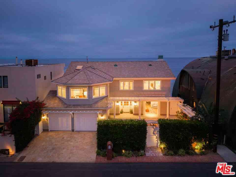 Homes For Sale - 27086 Malibu Cove Colony Drive<br/> Malibu, CA 90265