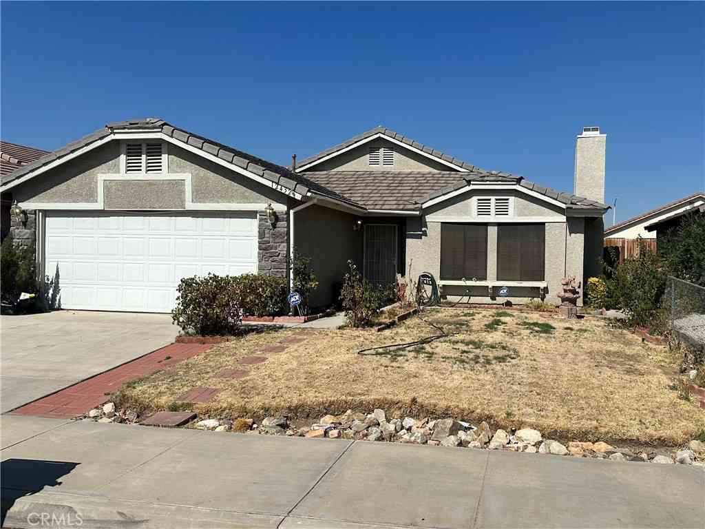 Homes For Sale - 12432 Emeraldstone Drive<br/> Victorville, CA 92392