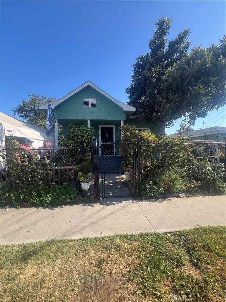 Homes For Sale - 1734 E 63rd Street<br/> Los Angeles, CA 90001