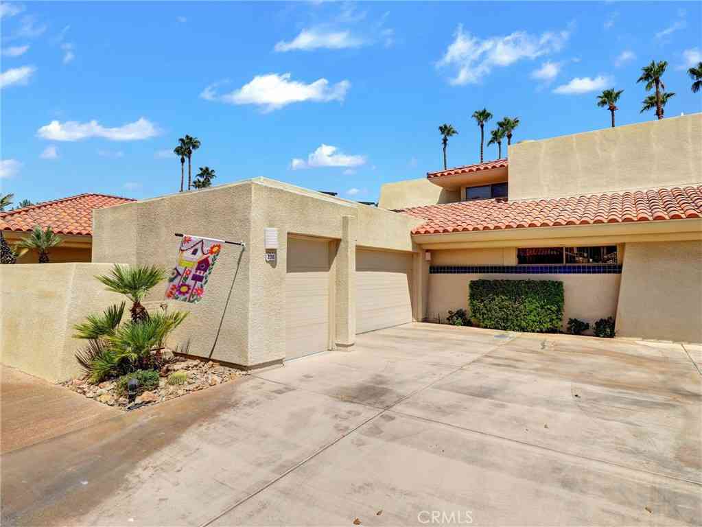 Condo For Sale - 208 Kavenish Drive S<br/> Rancho Mirage, CA 92270