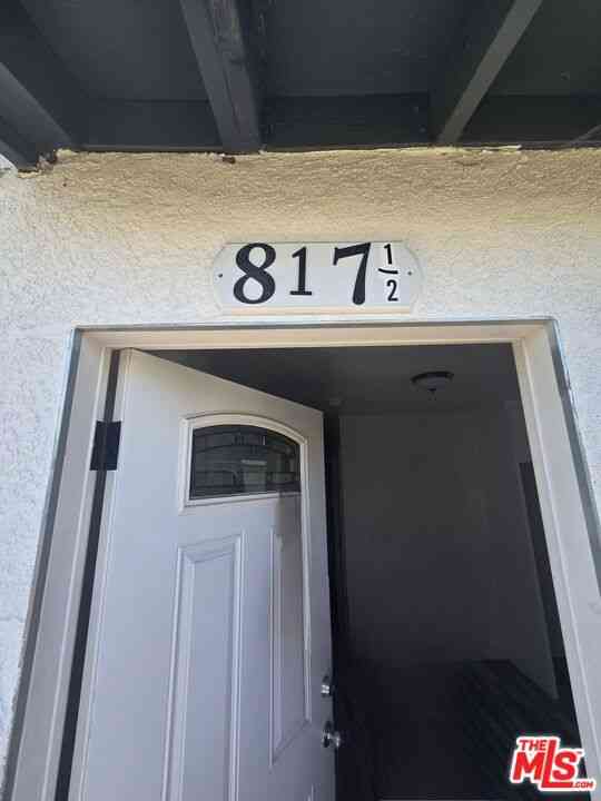 Homes For Rent - 817 1/2 W 101st Street<br/> Los Angeles, CA 90044