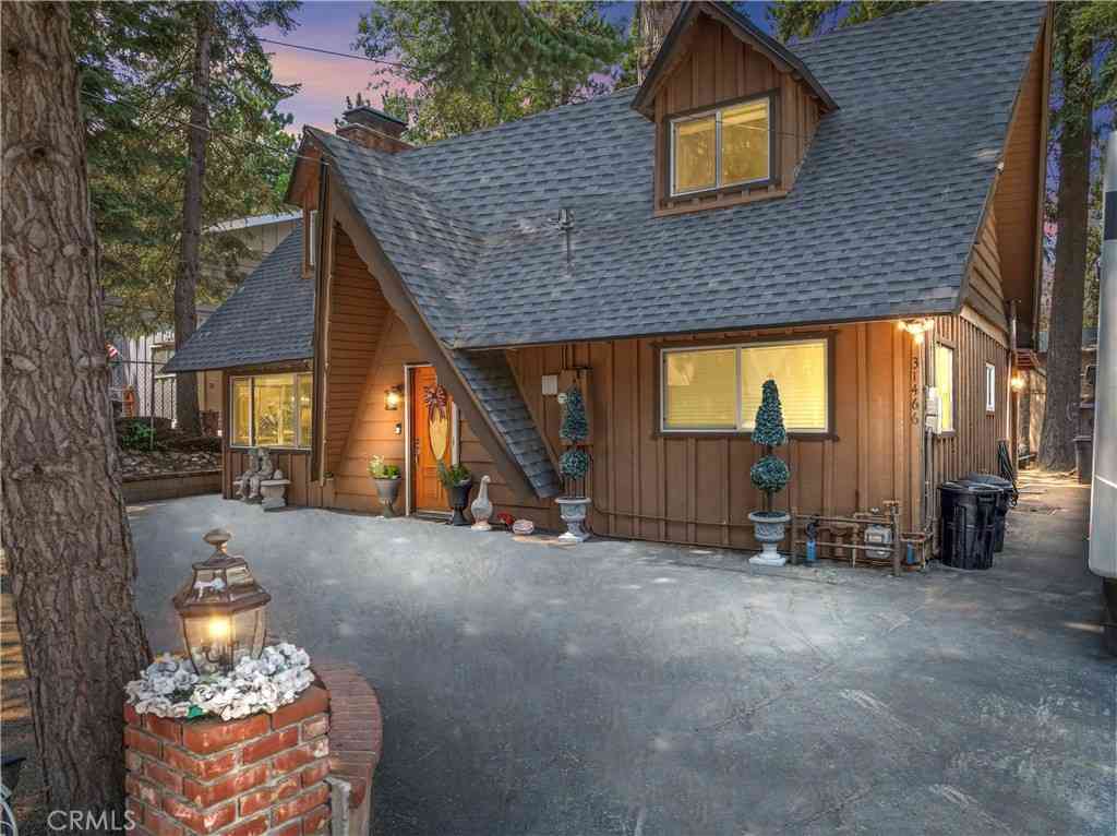 Homes For Sale - 31466 Onacrest Drive<br/> Running Springs, CA 92382