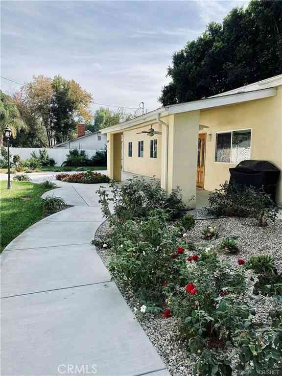 Homes For Rent - 19238 Arminta<br/> Reseda, CA 91335
