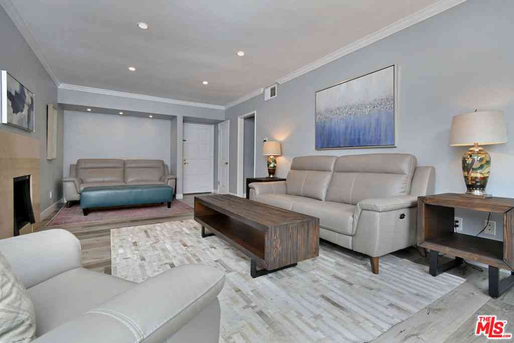 Condo For Sale - 2345 Roscomare Road #205<br/> Los Angeles, CA 90077