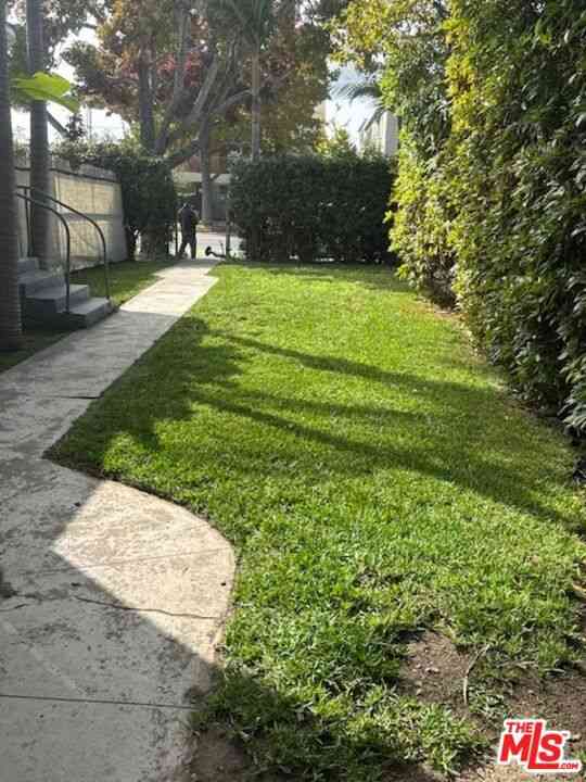 Condo For Rent - 1543 11th Street #D<br/> Santa Monica, CA 90401