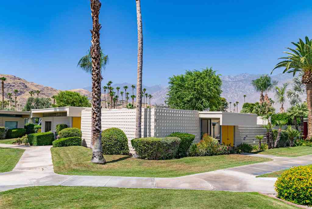 Condo For Rent - 322 Desert Lakes Drive<br/> Palm Springs, CA 92264