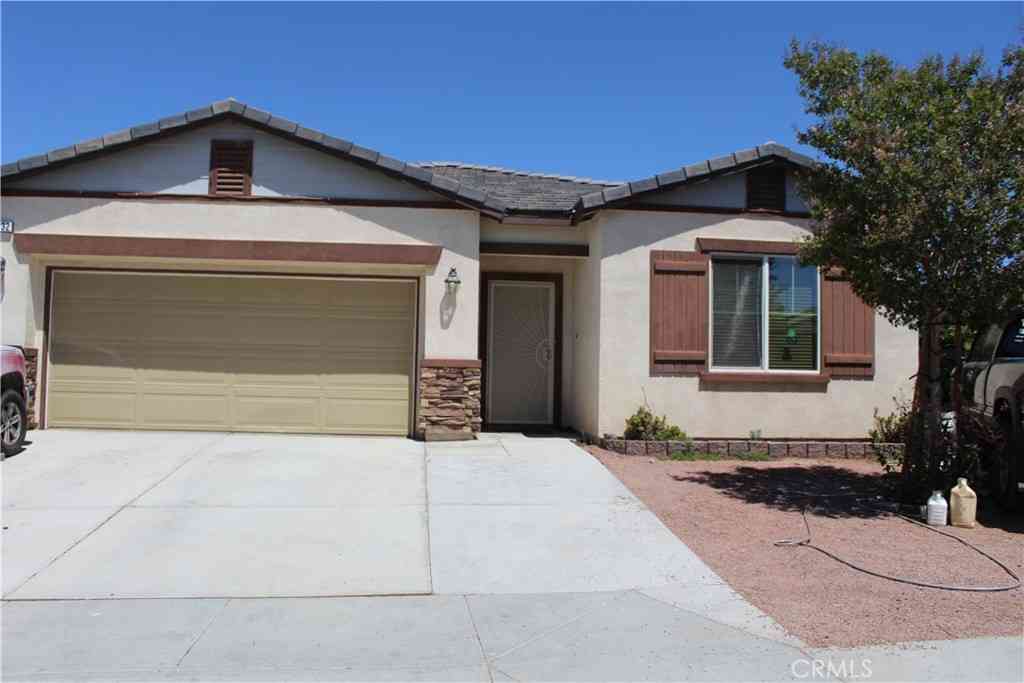 Homes For Sale - 11932 Bluff Court<br/> Adelanto, CA 92301