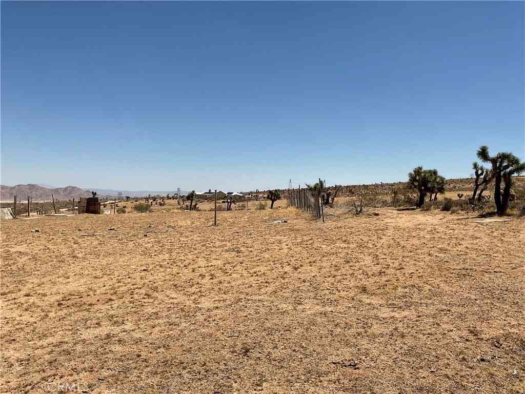 Vacant Land For Sale - 1 Luna Mountain Road<br/> Apple Valley, CA 92308