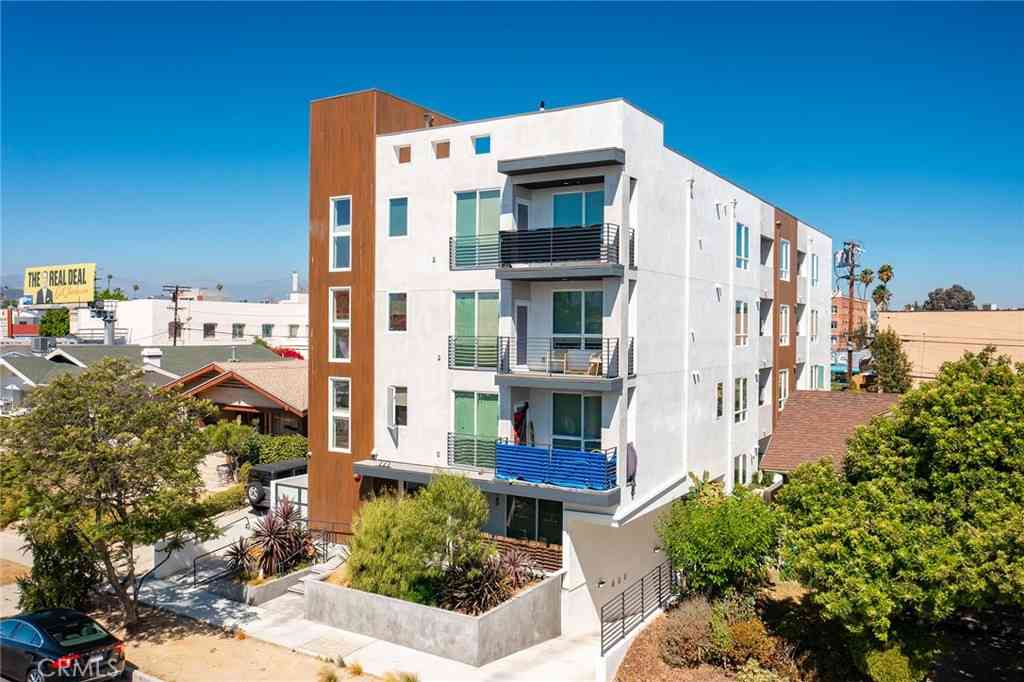 Homes For Sale - 222 N Manhattan Place<br/> Los Angeles, CA 90004