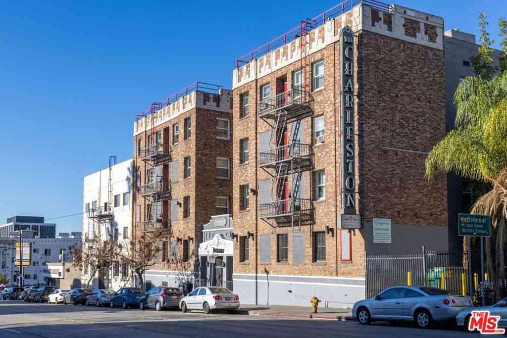 Condo For Rent - 729 S Union Avenue #200<br/> Los Angeles, CA 90017